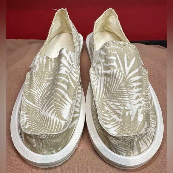 Sanuk Tan & Cream Slip On Donna Palm Canvas Flats Women’s Size 6 - Picture 1 of 10